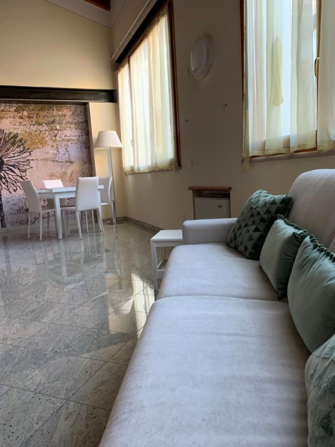 Il Vicoletto Holiday House 沃尔塔曼托瓦纳 外观 照片